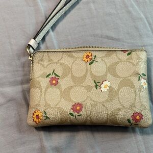 Coach Corner zip wristlet